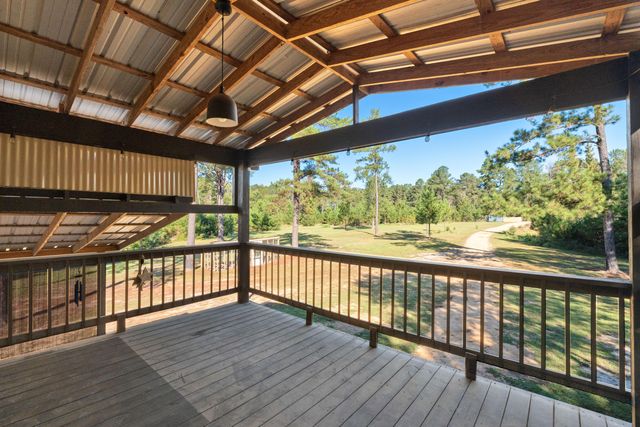 76 Entrekin Rd., Lumberton, MS 39455