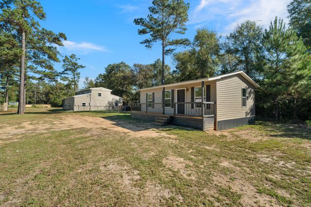 76 Entrekin Rd., Lumberton, MS 39455