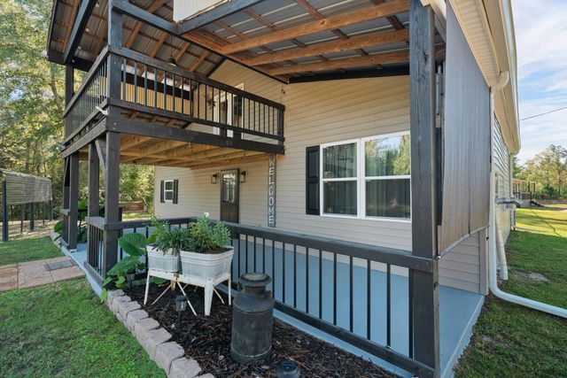 76 Entrekin Rd., Lumberton, MS 39455