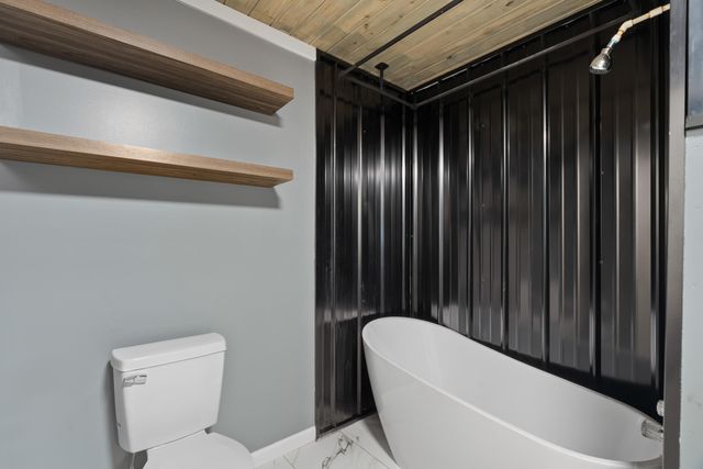 76 Entrekin Rd., Lumberton, MS 39455