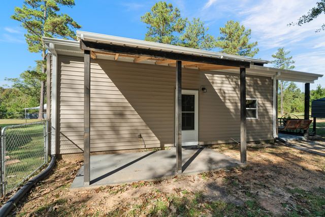 76 Entrekin Rd., Lumberton, MS 39455