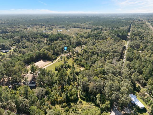 76 Entrekin Rd., Lumberton, MS 39455