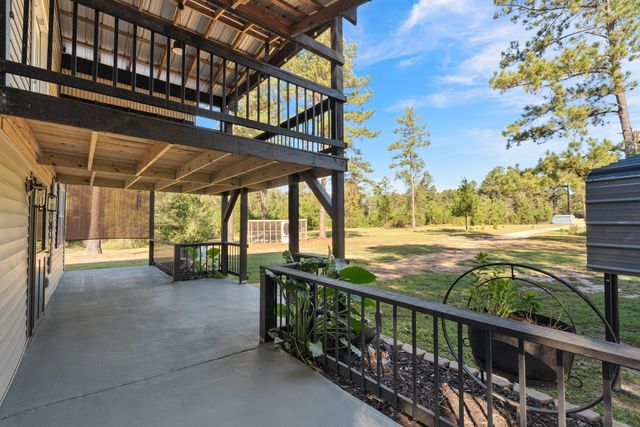 76 Entrekin Rd., Lumberton, MS 39455