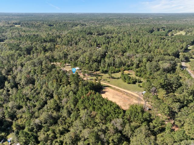 76 Entrekin Rd., Lumberton, MS 39455