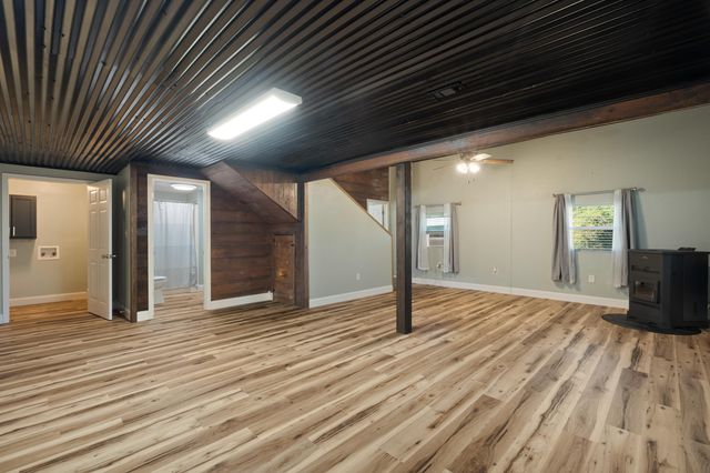 76 Entrekin Rd., Lumberton, MS 39455