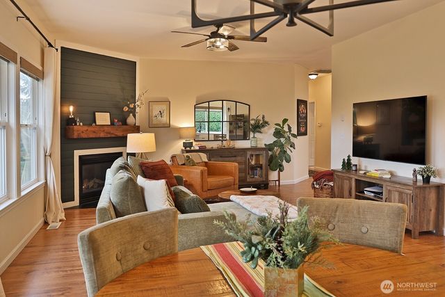 4900 Spinnaker Drive, Freeland, WA 98249