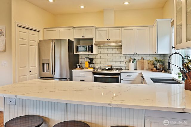 4900 Spinnaker Drive, Freeland, WA 98249