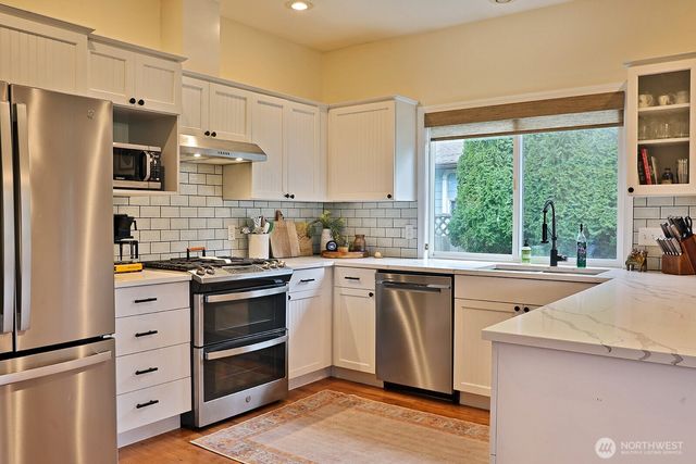 4900 Spinnaker Drive, Freeland, WA 98249