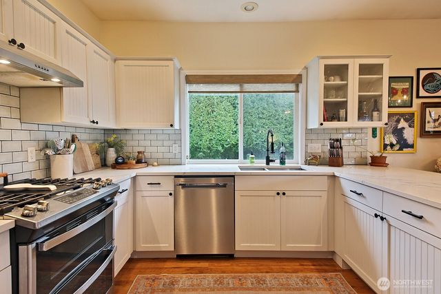 4900 Spinnaker Drive, Freeland, WA 98249