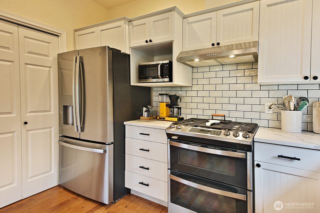 4900 Spinnaker Drive, Freeland, WA 98249