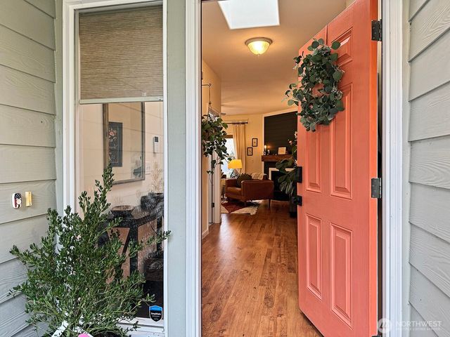 4900 Spinnaker Drive, Freeland, WA 98249