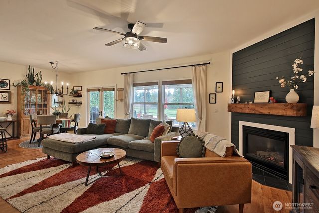 4900 Spinnaker Drive, Freeland, WA 98249