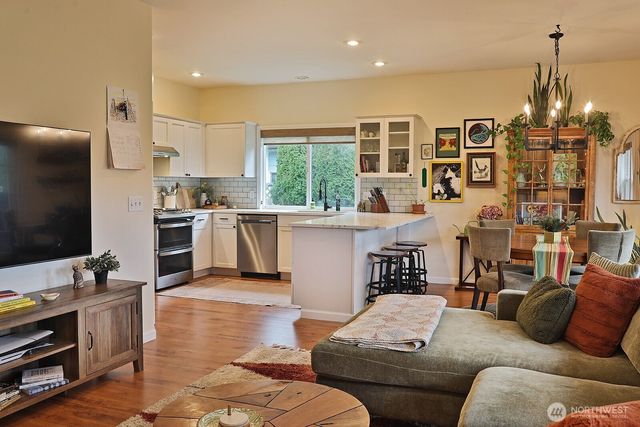 4900 Spinnaker Drive, Freeland, WA 98249