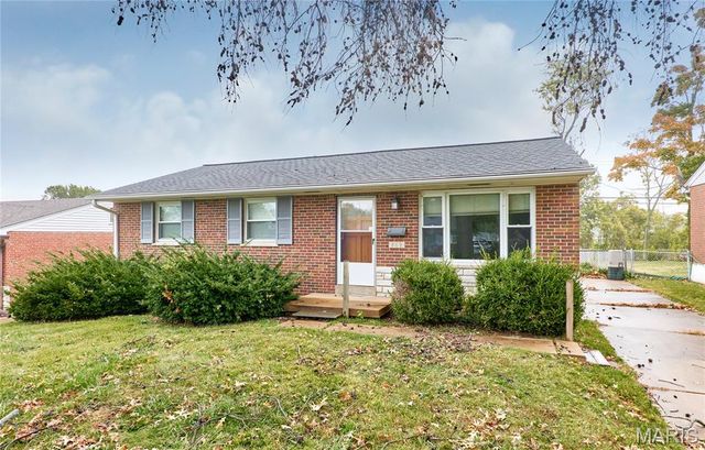 9826 Glenmont Drive, St Louis, MO 63123