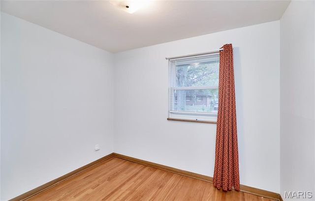 9826 Glenmont Drive, St Louis, MO 63123