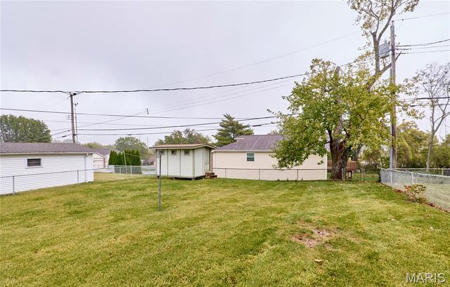 9826 Glenmont Drive, St Louis, MO 63123