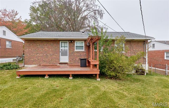 9826 Glenmont Drive, St Louis, MO 63123