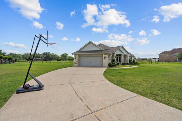 16003 Three Oaks Boulevard, Santa Fe, TX 77517