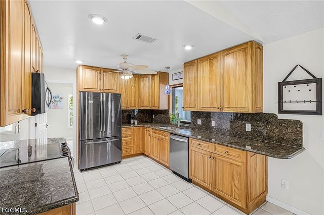 15474 Pembrooke RD, Bokeelia, FL 33922