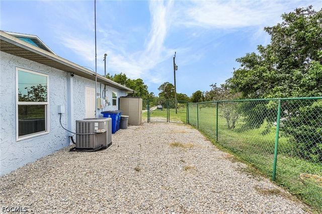 15474 Pembrooke RD, Bokeelia, FL 33922