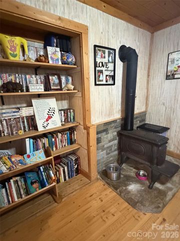 28 Red Bridge Lane, Sylva, NC 28779