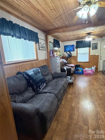 28 Red Bridge Lane, Sylva, NC 28779