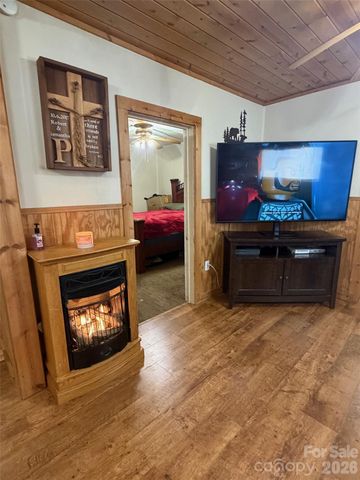 28 Red Bridge Lane, Sylva, NC 28779