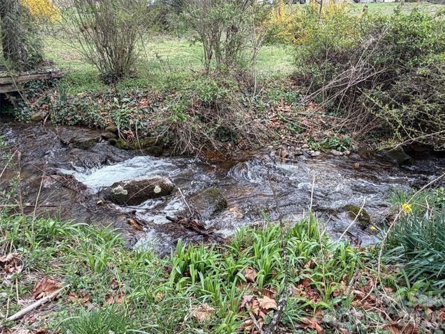 28 Red Bridge Lane, Sylva, NC 28779