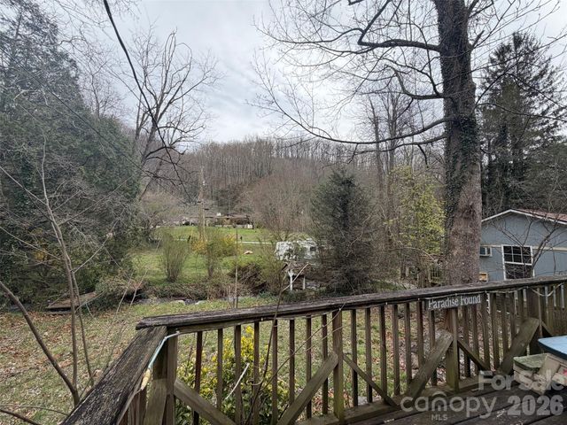 28 Red Bridge Lane, Sylva, NC 28779