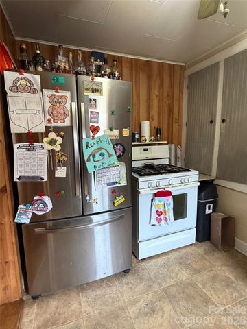 28 Red Bridge Lane, Sylva, NC 28779