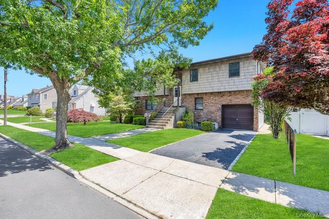 1840 Maurice Avenue, East Meadow, NY 11554