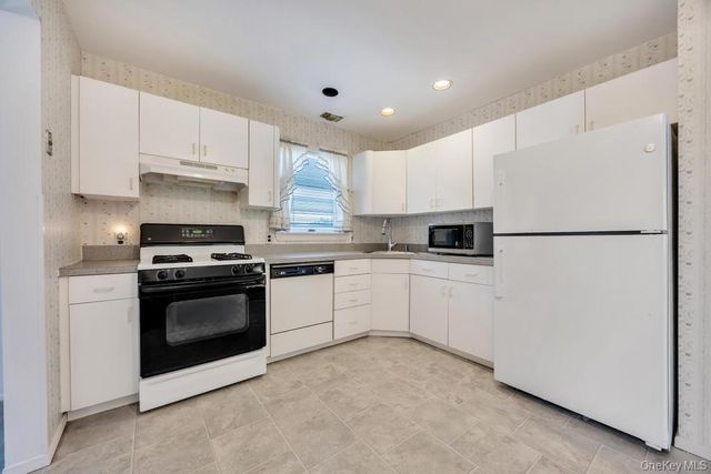 1840 Maurice Avenue, East Meadow, NY 11554