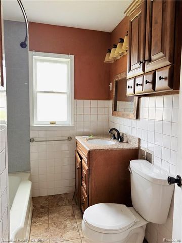 44 Chaney Street, Belleville, MI 48111