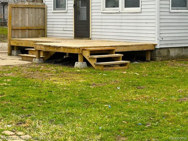 44 Chaney Street, Belleville, MI 48111