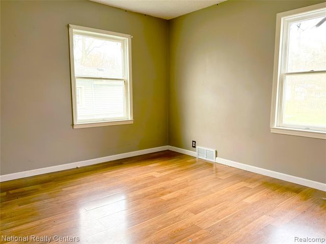 44 Chaney Street, Belleville, MI 48111