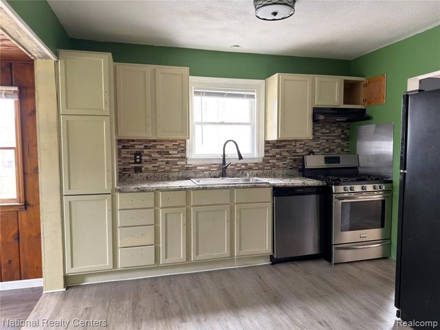 44 Chaney Street, Belleville, MI 48111