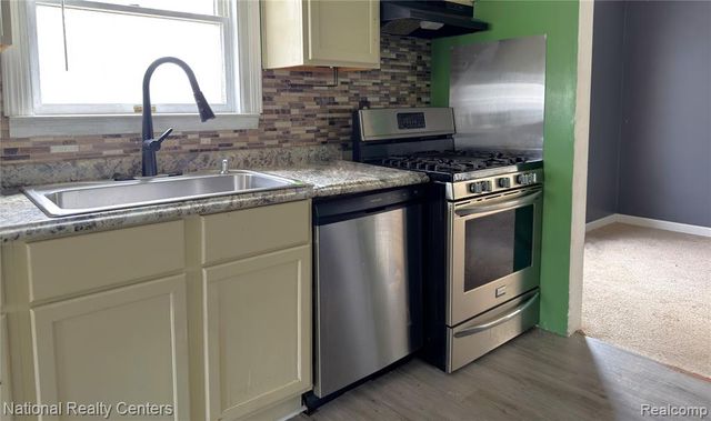 44 Chaney Street, Belleville, MI 48111