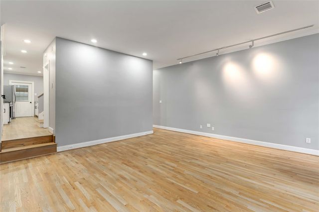 2002 Fairview Avenue, Houston, TX 77019