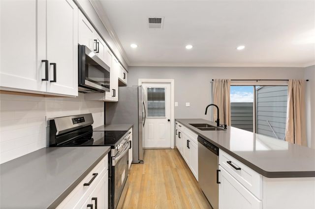 2002 Fairview Avenue, Houston, TX 77019