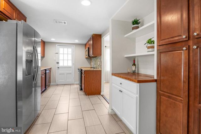 1801 E REGENTS PARK RD, Crofton, MD 21114