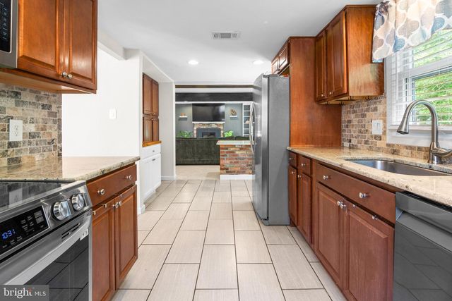1801 E REGENTS PARK RD, Crofton, MD 21114