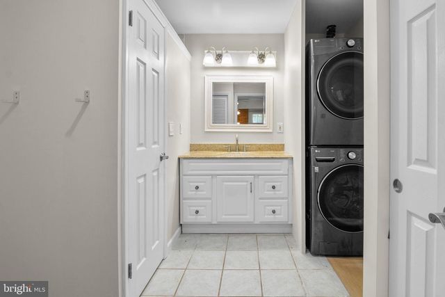 1801 E REGENTS PARK RD, Crofton, MD 21114