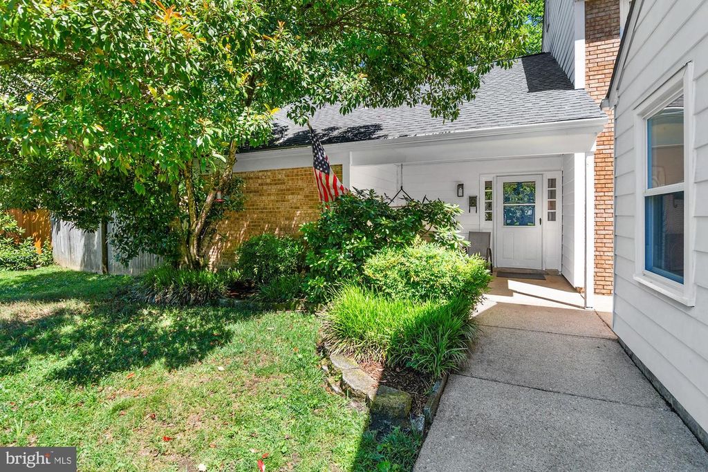 1801 E REGENTS PARK RD, Crofton, MD 21114