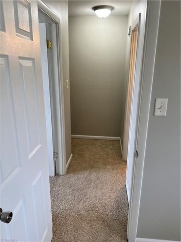 3100 Summit Avenue J, Greensboro, NC 27407