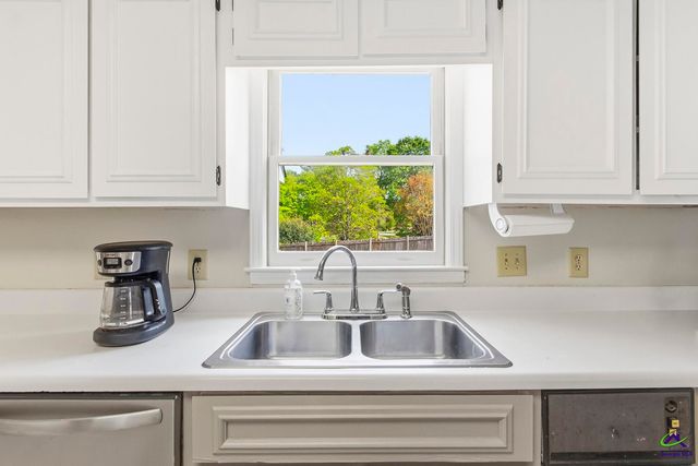 6201 Governor Macdonald Drive, Macon, GA 31216