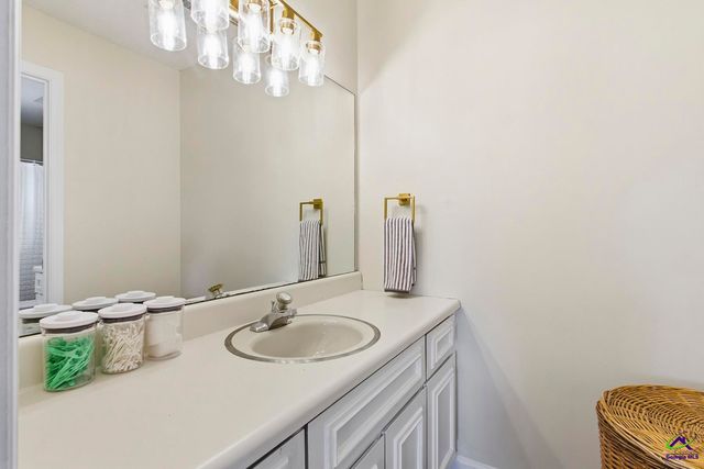 6201 Governor Macdonald Drive, Macon, GA 31216