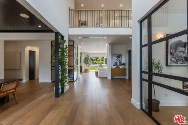 18938 Wells Drive, Tarzana (los Angeles), CA 91356