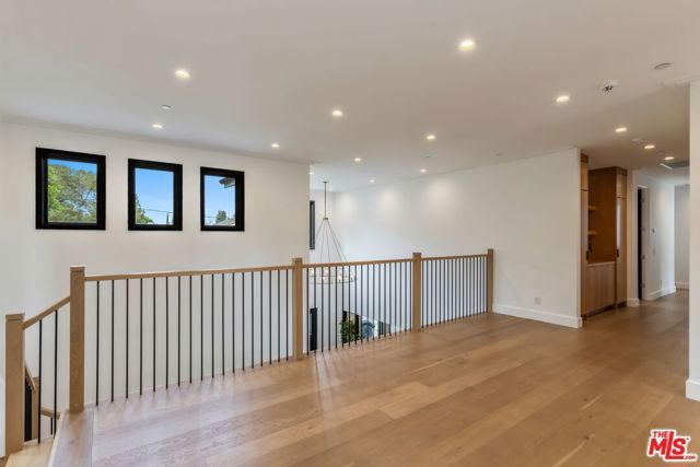 18938 Wells Drive, Tarzana (los Angeles), CA 91356