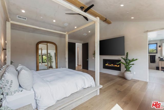 18938 Wells Drive, Tarzana (los Angeles), CA 91356