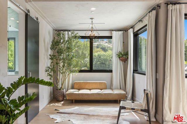 18938 Wells Drive, Tarzana (los Angeles), CA 91356